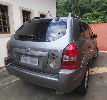 HYUNDAI TUCSON 2.0 GL 2WD 16V GASOLINA 4P MANUAL HYUNDAI TUCSON 2.0 GL 2WD 16V GASOLINA 4P MANUAL